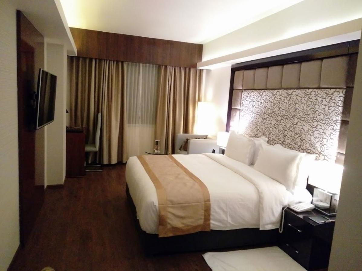 Hotel Oxina Lygon Tiruchirappalli Екстер'єр фото