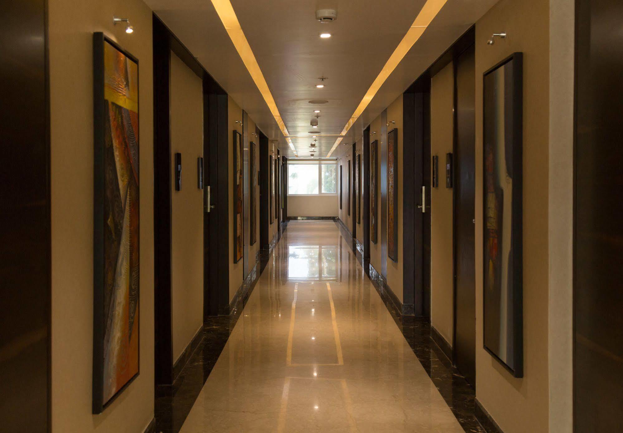 Hotel Oxina Lygon Tiruchirappalli Екстер'єр фото
