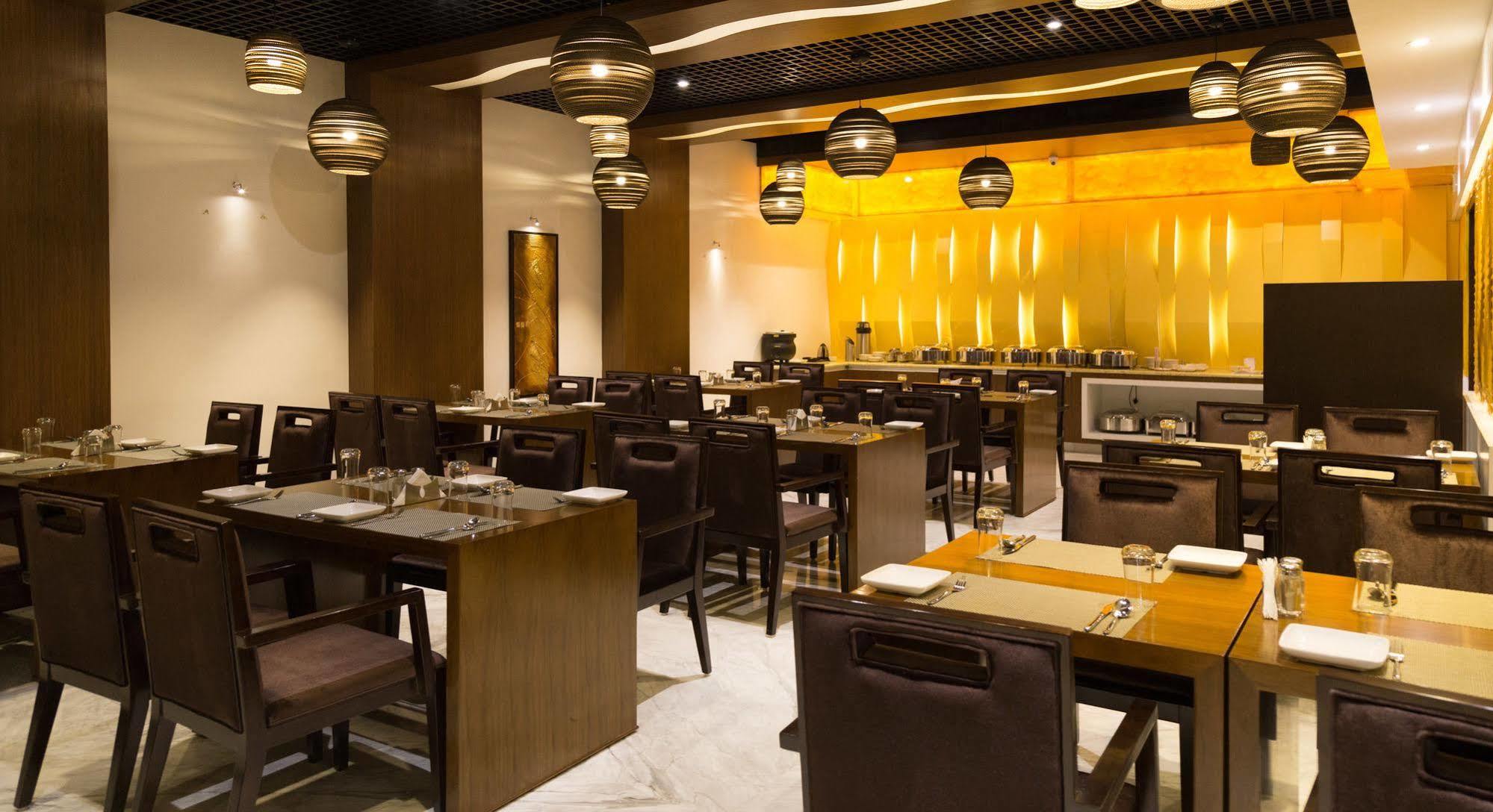 Hotel Oxina Lygon Tiruchirappalli Екстер'єр фото