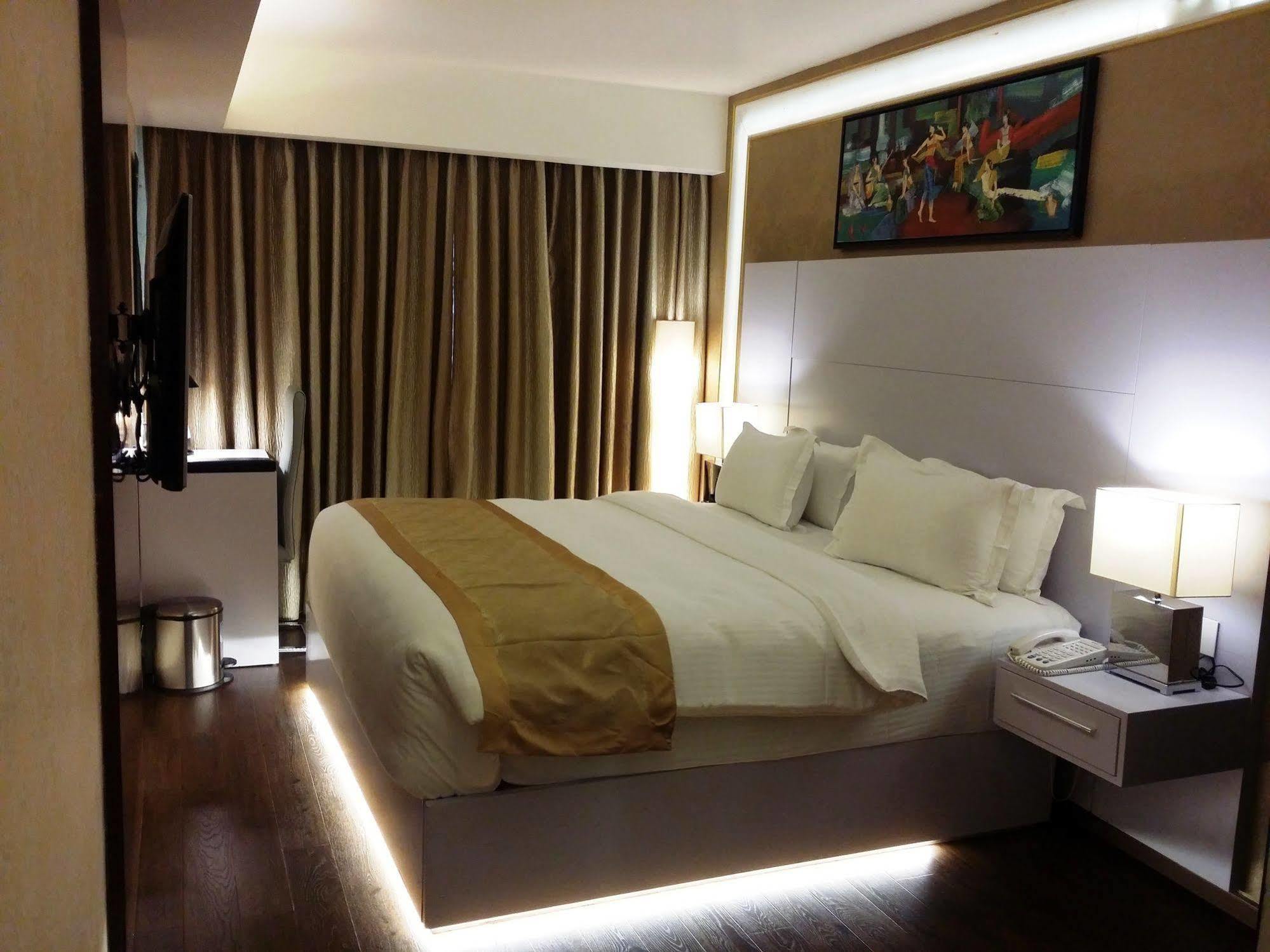Hotel Oxina Lygon Tiruchirappalli Екстер'єр фото