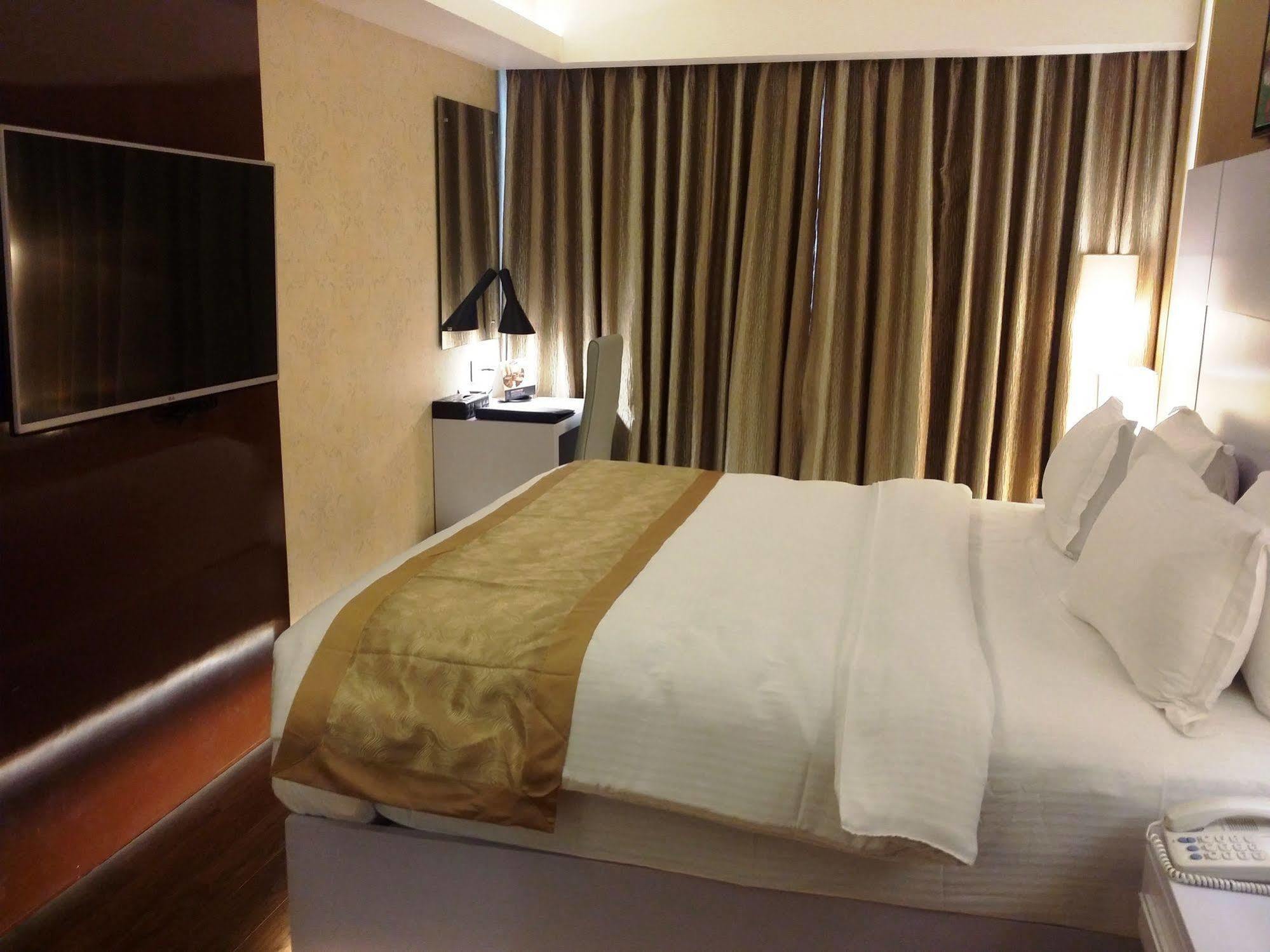 Hotel Oxina Lygon Tiruchirappalli Екстер'єр фото