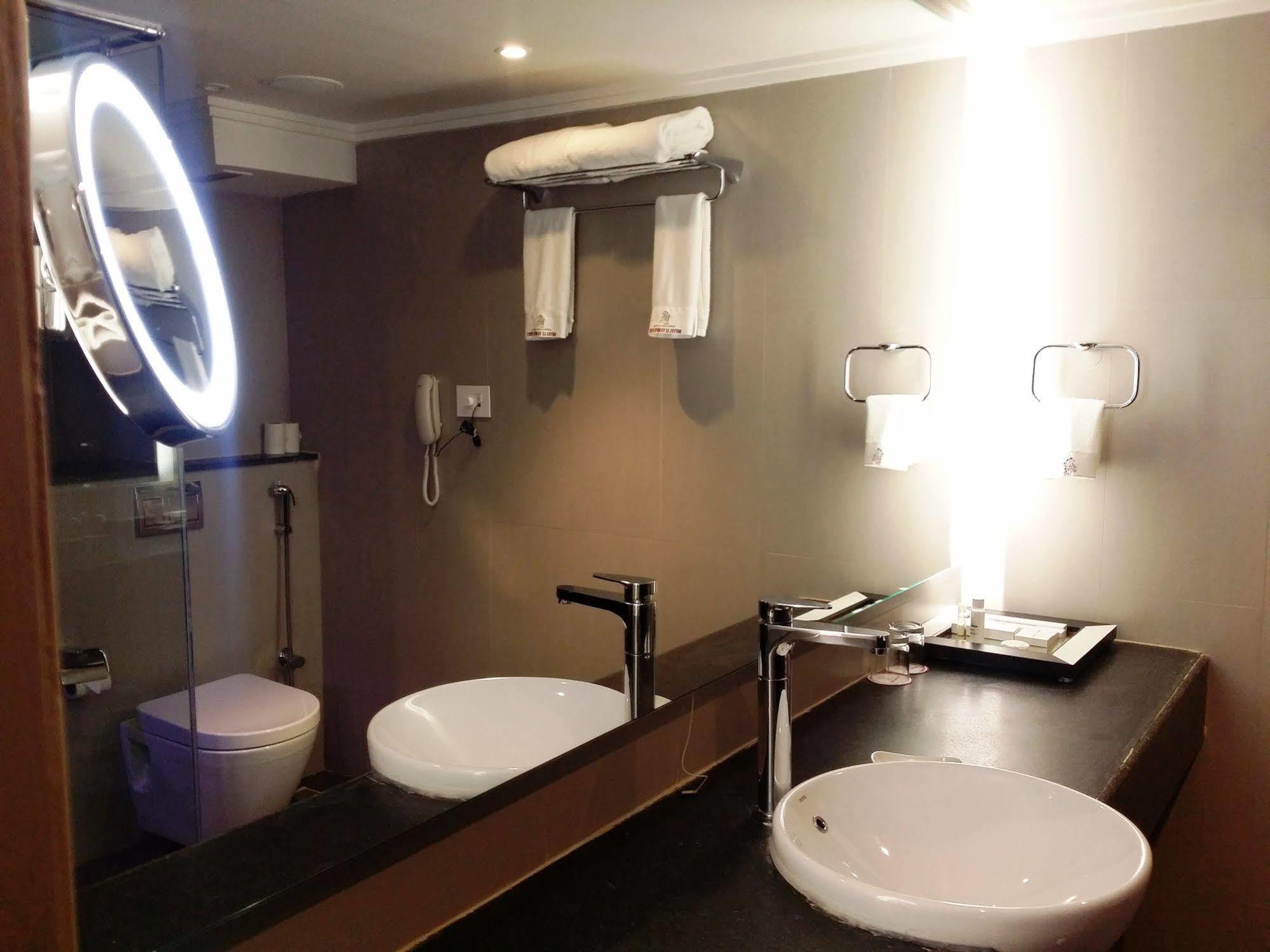 Hotel Oxina Lygon Tiruchirappalli Екстер'єр фото