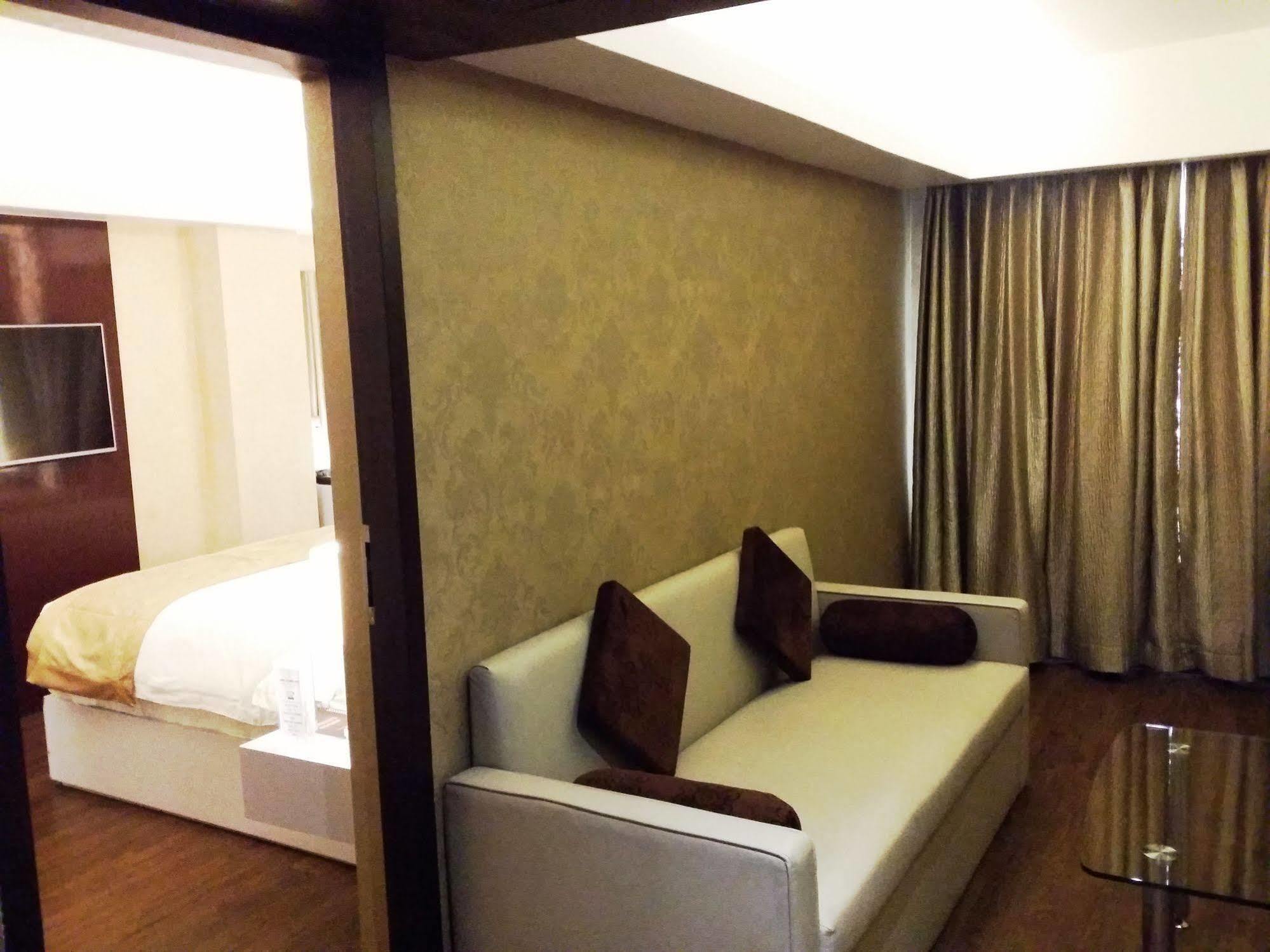 Hotel Oxina Lygon Tiruchirappalli Екстер'єр фото