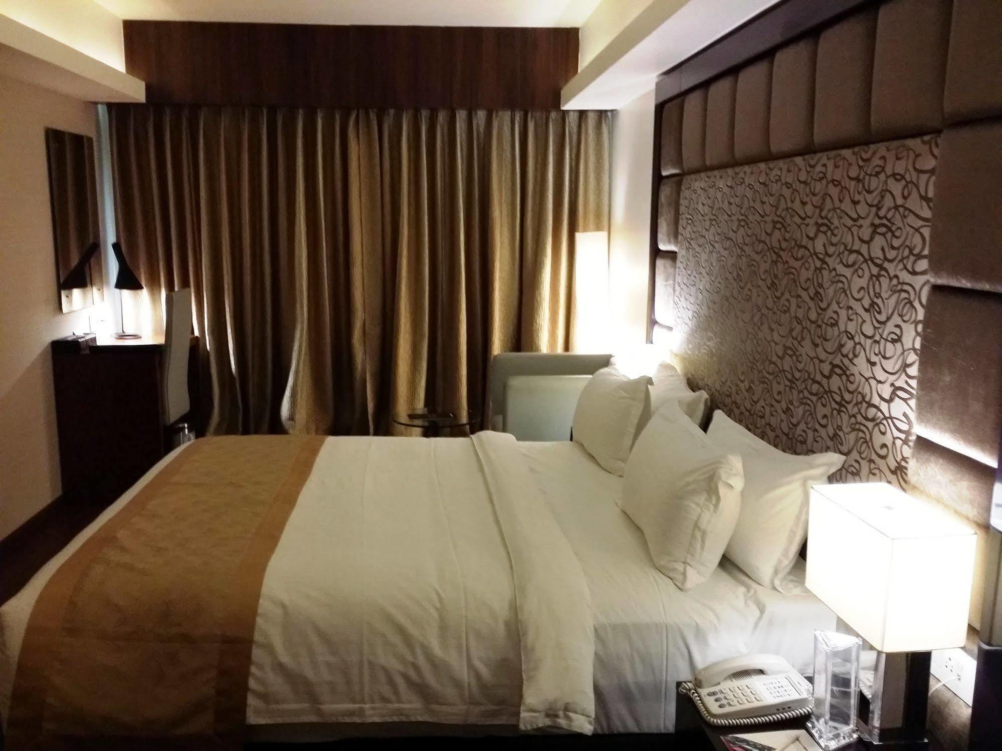 Hotel Oxina Lygon Tiruchirappalli Екстер'єр фото